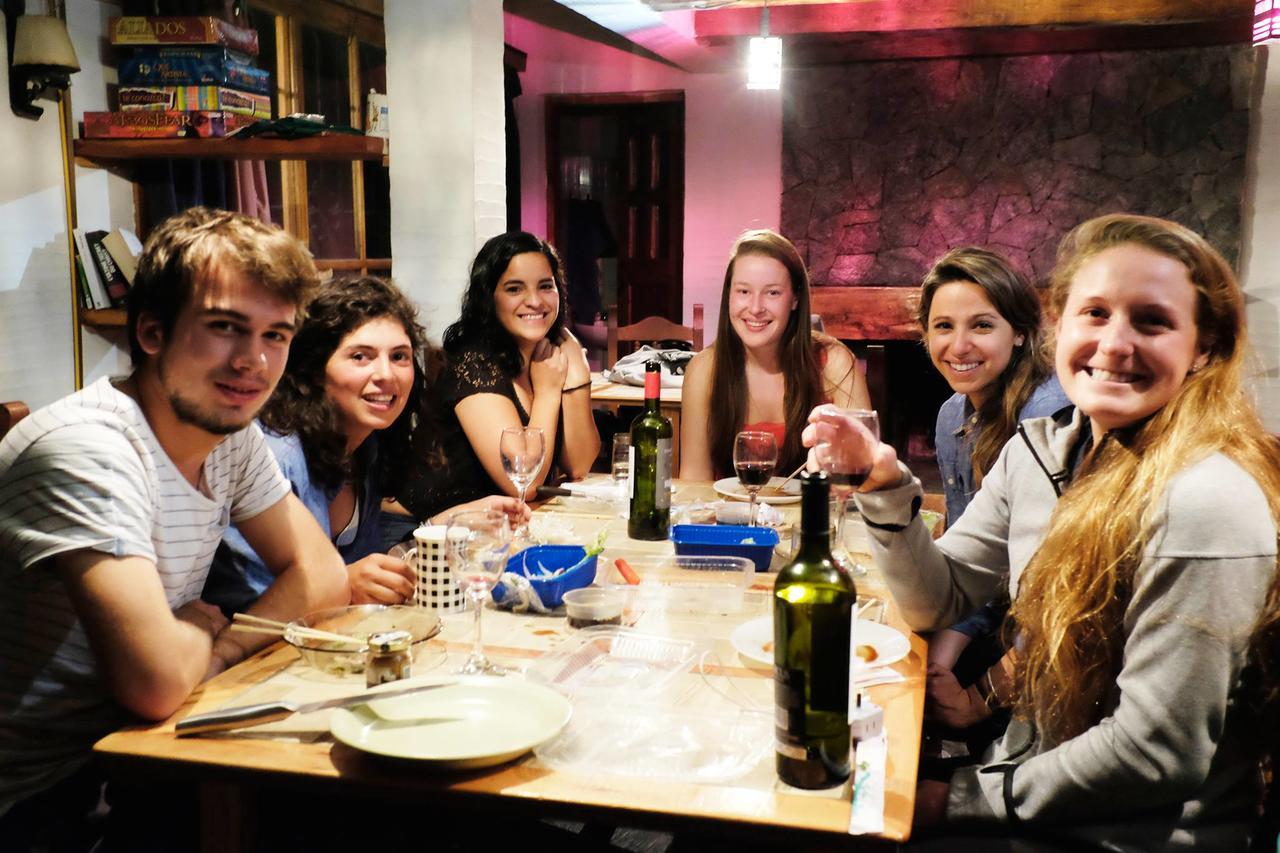 Universal Traveller'S Hostel سان كارلوس دي باريلوتشي المظهر الخارجي الصورة