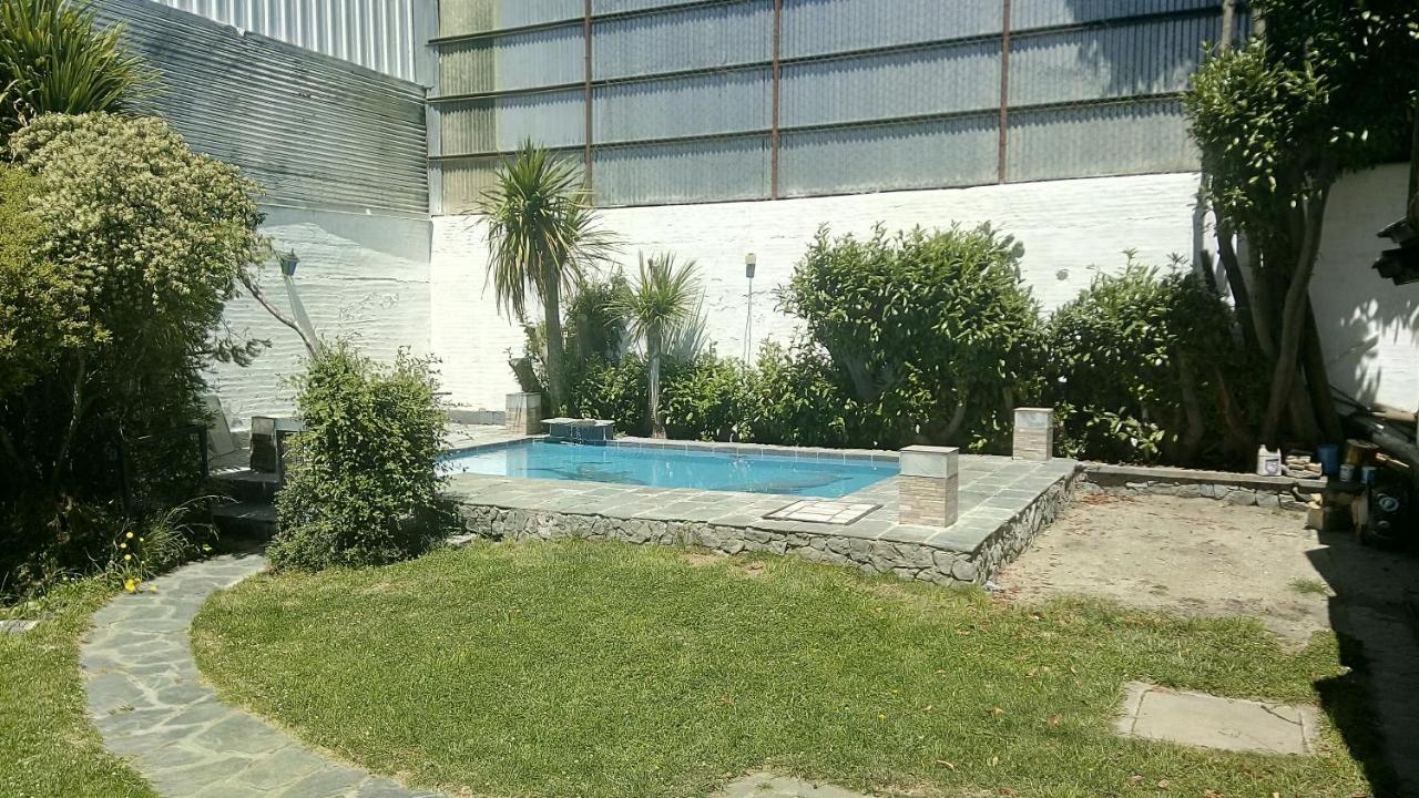 Universal Traveller'S Hostel سان كارلوس دي باريلوتشي المظهر الخارجي الصورة